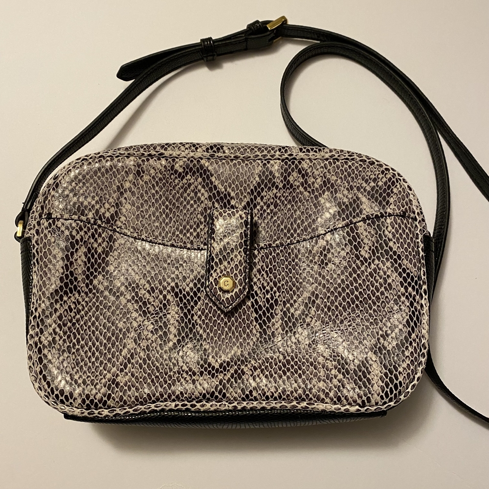 G.I.L.I. Snakeskin Print Genuine‎ Leather Crossbody Bag